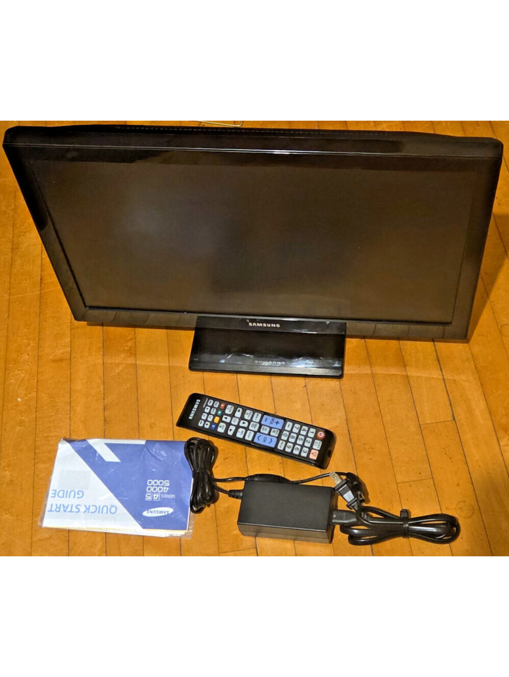 Samsung UN19F4000AF 19" 720p LED HDTV Remote Stand HDMI Retro Gaming Tested